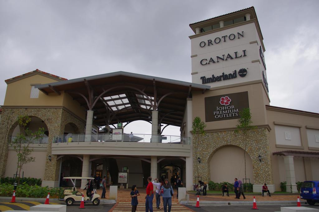 Palazzo Hotel Kulai Exterior photo