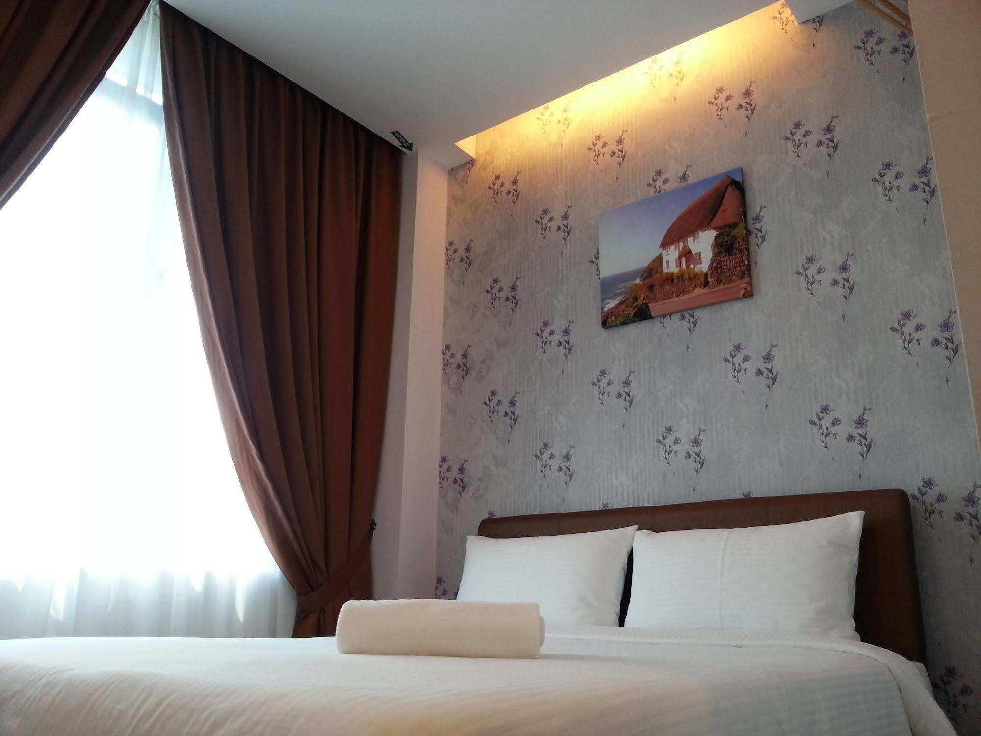 Palazzo Hotel Kulai Exterior photo