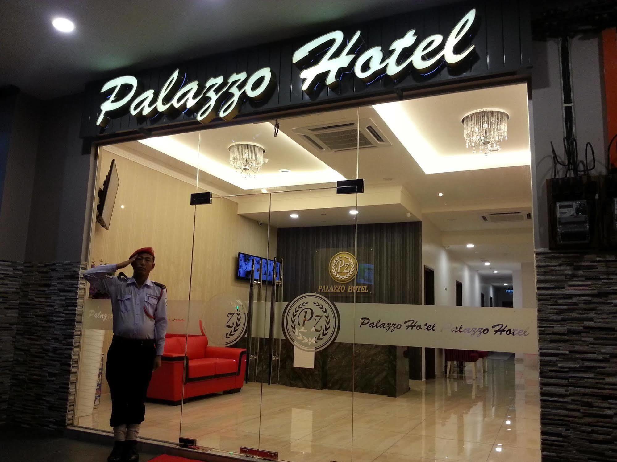 Palazzo Hotel Kulai Exterior photo