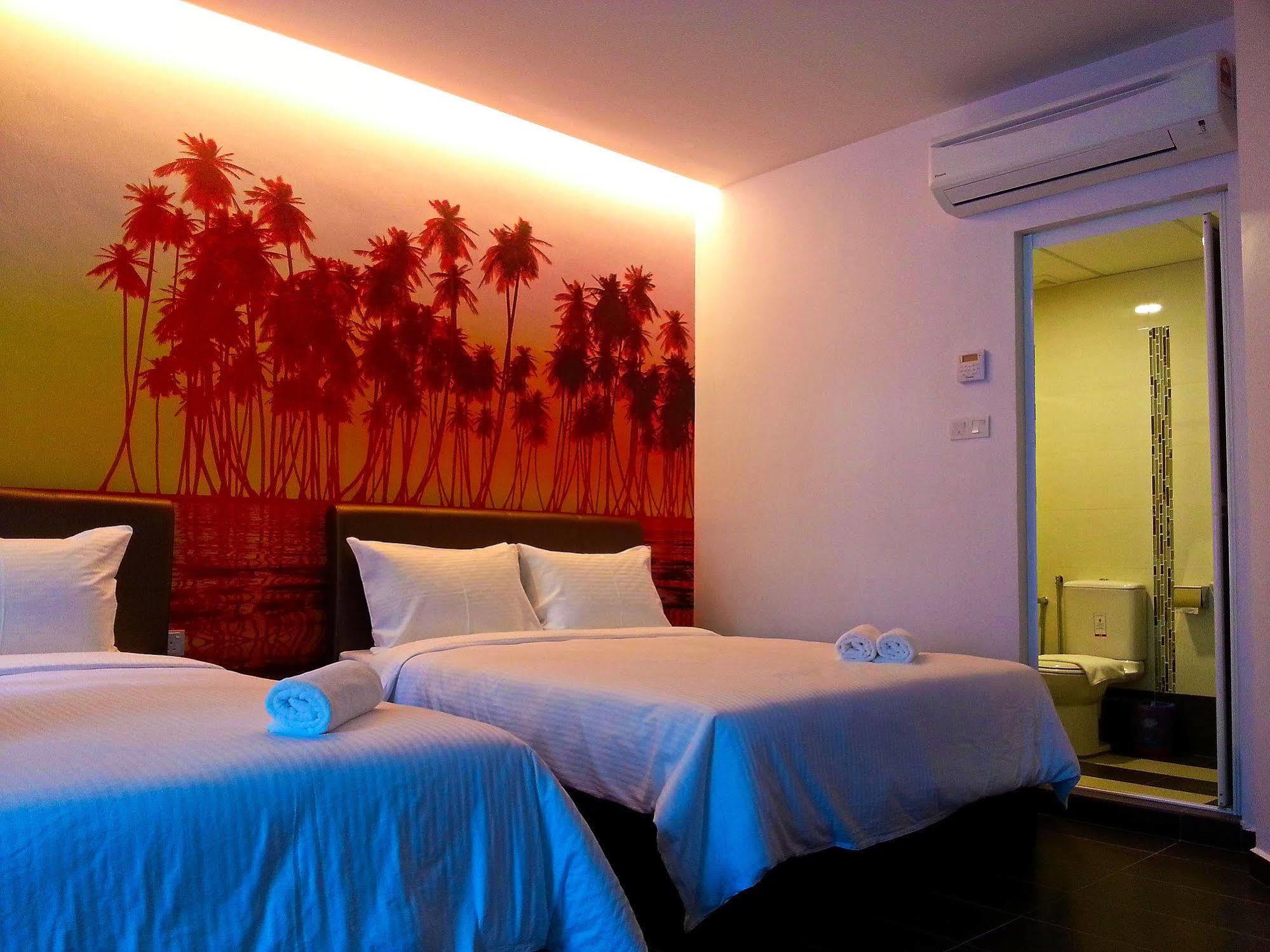 Palazzo Hotel Kulai Exterior photo