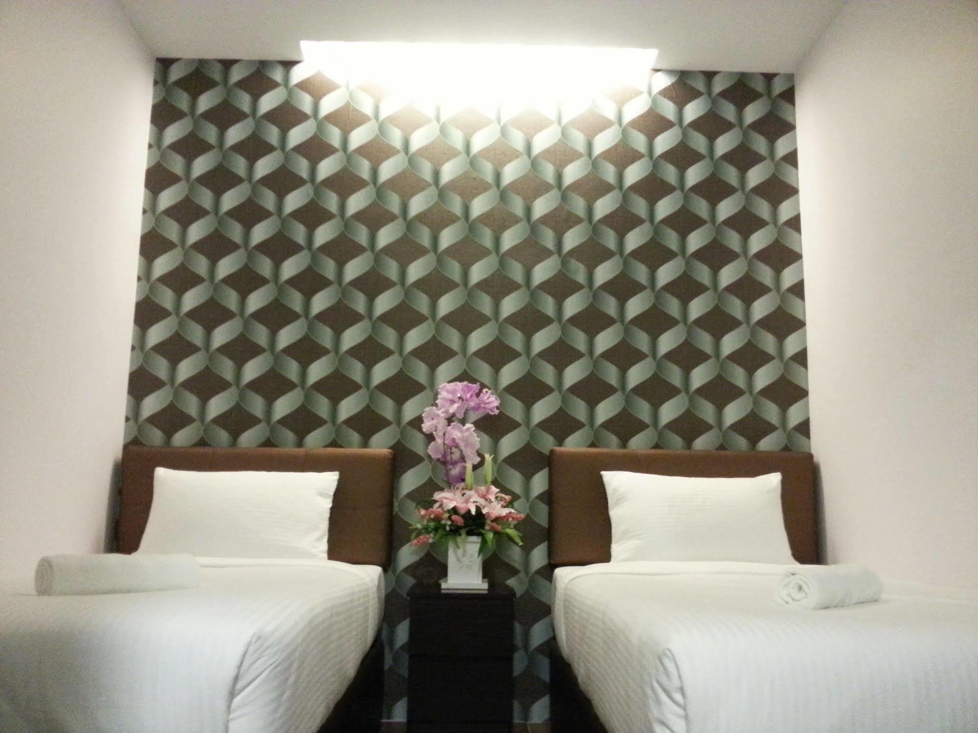 Palazzo Hotel Kulai Exterior photo