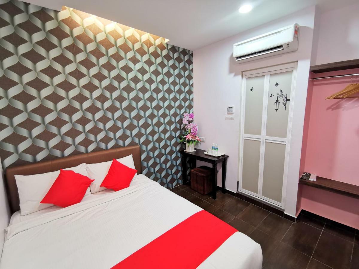 Palazzo Hotel Kulai Exterior photo
